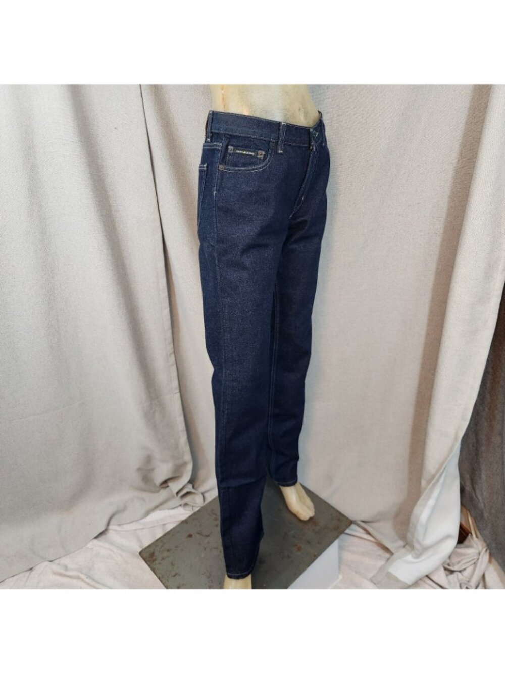 DKNY Jeans Dark Blue Straight Lg Mid Rise Denim Blue Jean Size 6 R LARGE 30 Wx32 - Picture 3 of 9